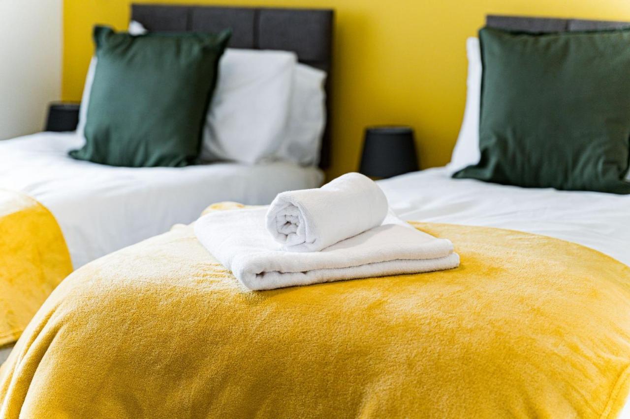 Special Rate For Bookings More Than 7 Nights, Warm Spacious Contractor House Near Liverpool City Centre Sleeps 8 Kitchen & Dining Room, Washing Machine 외부 사진