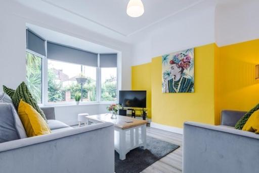 Special Rate For Bookings More Than 7 Nights, Warm Spacious Contractor House Near Liverpool City Centre Sleeps 8 Kitchen & Dining Room, Washing Machine 외부 사진