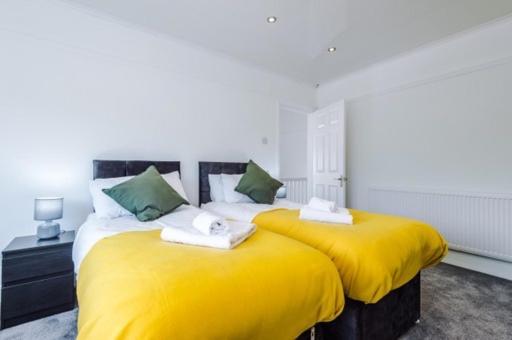 Special Rate For Bookings More Than 7 Nights, Warm Spacious Contractor House Near Liverpool City Centre Sleeps 8 Kitchen & Dining Room, Washing Machine 외부 사진